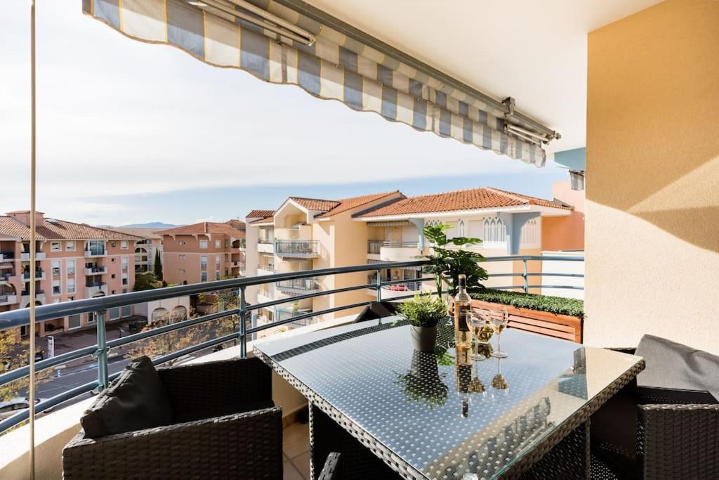 Port-Frejus, Le Paladien, Appartement 2 Pieces Climatise, Terrasse & Parking Екстер'єр фото