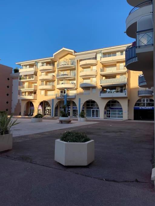 Port-Frejus, Le Paladien, Appartement 2 Pieces Climatise, Terrasse & Parking Екстер'єр фото